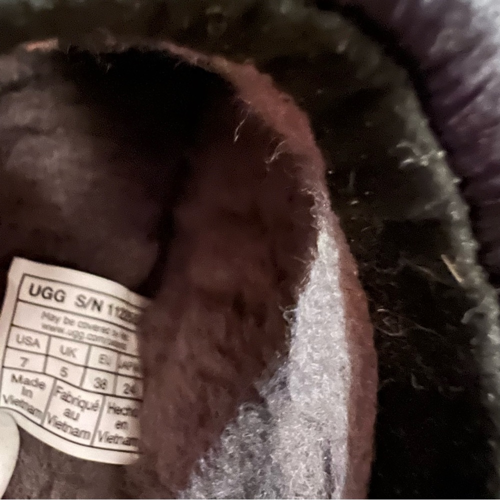 NWT UGG Tazz Platform Suede Slipper Black Women’s 7 - Picture 15 of 16